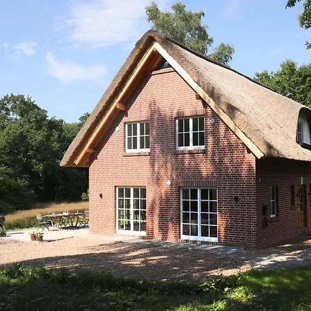 Reetdachhaus in der Bremer Schweiz Ferienhaus Bremen