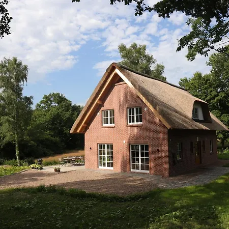 Reetdachhaus in der Bremer Schweiz